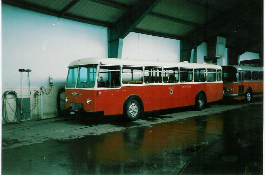 (002'802) - AFA Adelboden - Nr. 22/BE 345'197 - FBW/T�scher (ex P 25'502) im Januar 1988 im Autobahnhof Adelboden