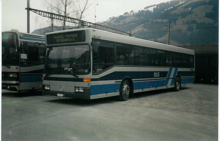 (012'208) - AFA Adelboden - Nr. 3/BE 26'703 - Mercedes am 10. April 1995 beim G�terbahnhof Frutigen