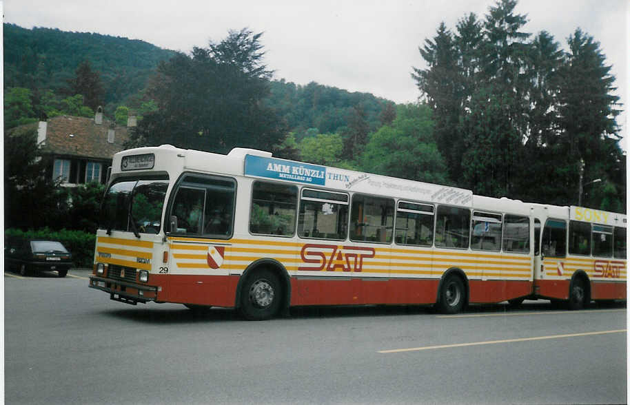 (012'435) - SAT Thun - Nr. 29/BE 419'029 - Volvo/R&J am 6. Juni 1995 bei der Schiffl�ndte Thun