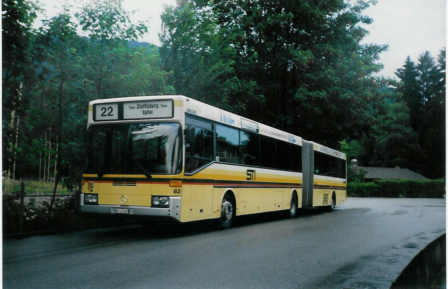 (012'604) - STI Thun - Nr. 63/BE 433'663 - Mercedes am 24. Juni 1995 bei der Schiffl�ndte Thun