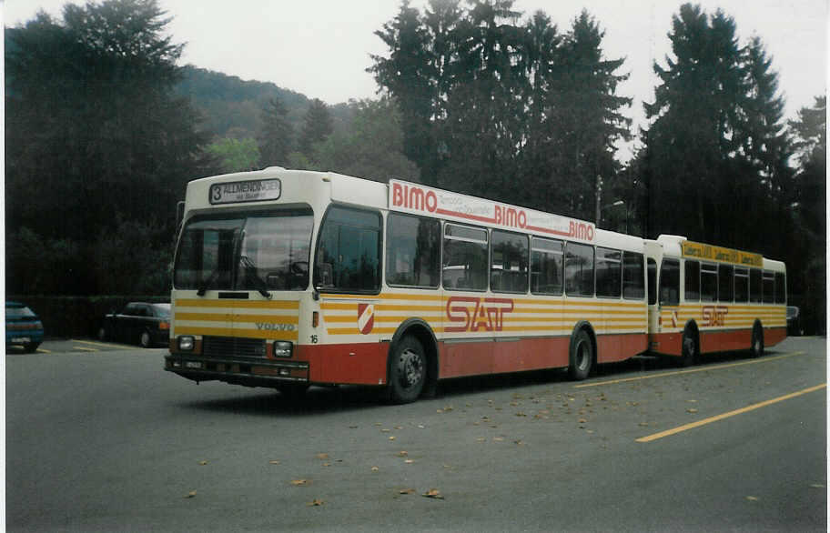 (013'113) - SAT Thun - Nr. 16/BE 419'016 - Volvo/Lauber am 21. September 1995 bei der Schiffl�ndte Thun