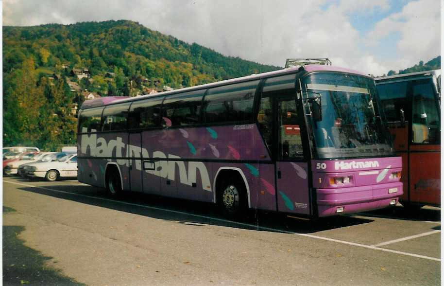 (015'317) - Hartmann, Emmenbr�cke - Nr. 50/LU 15'765 - Neoplan am 2. Oktober 1996 in Thun, Seestrasse