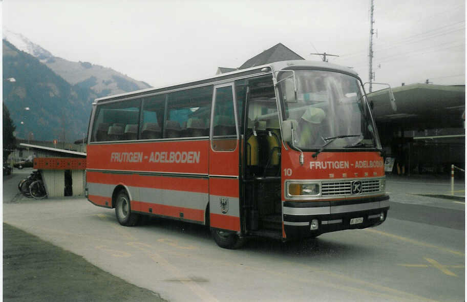 (016'314) - AFA Adelboden - Nr. 10/BE 26'774 - Setra (ex Fr�hlich, Z�rich) am 3. M�rz 1997 beim Bahnhof Frutigen