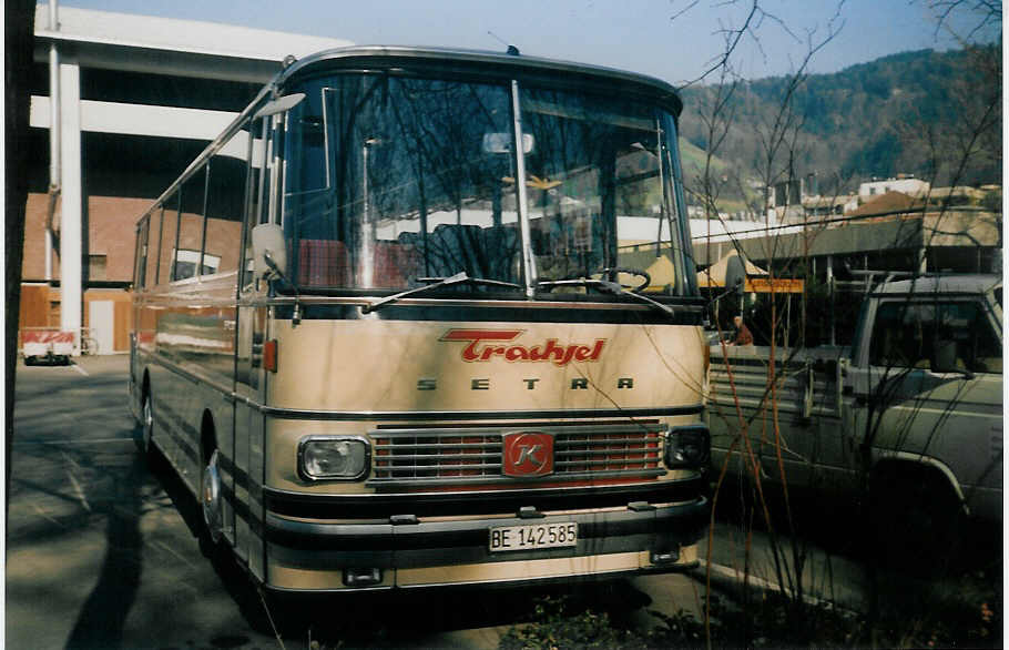 (016'326) - Trachsel, Adelboden - BE 142'585 - Setra am 10. M�rz 1997 in Thun, Grabengut