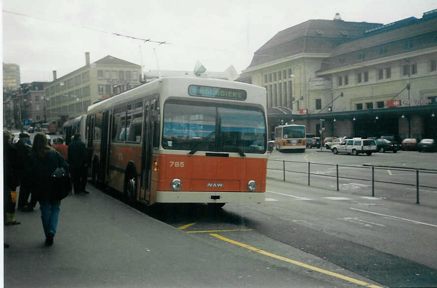 (016'504) - TL Lausanne - Nr. 785 - NAW/Lauber Trolleybus am 16. M�rz 1997 beim Bahnhof Lausanne