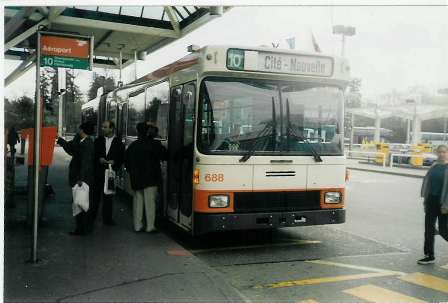 (016'507) - TPG Gen�ve - Nr. 688 - NAW/Hess Gelenktrolleybus am 16. M�rz 1997 in Gen�ve, A�roport