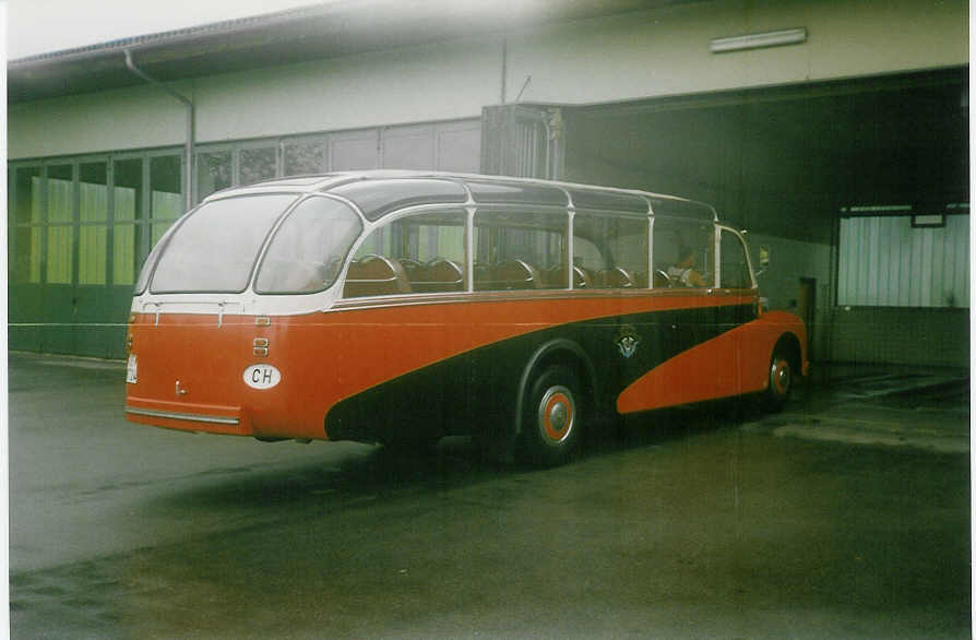 (019'335) - ASKA Aeschi - Nr. 9/BE 26'724 - Saurer/R&J am 13. September 1997 in Aeschi, Garage