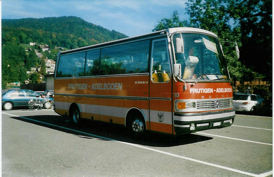 (019'630) - AFA Adelboden - Nr. 10/BE 26'774 - Setra (ex Fr�hlich, Z�rich) am 1. Oktober 1997 in Thun, Seestrasse