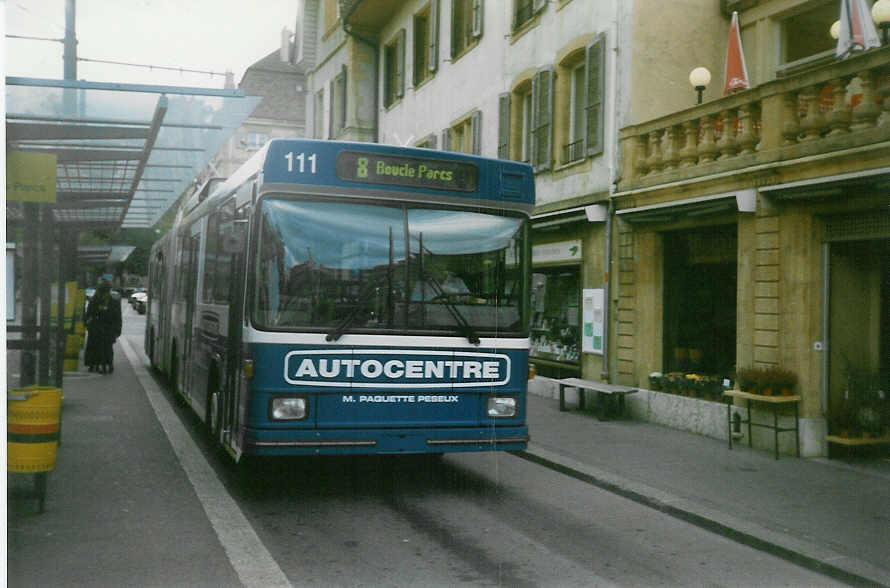 (020'010) - TN Neuch�tel - Nr. 111 - NAW/Hess Gelenktrolleybus am 7. Oktober 1997 in Neuch�tel, Place Pury