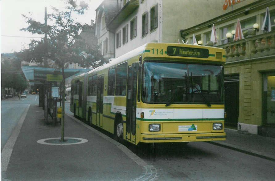 (020'012) - TN Neuch�tel - Nr. 114 - NAW/Hess Gelenktrolleybus am 7. Oktober 1997 in Neuch�tel, Place Pury
