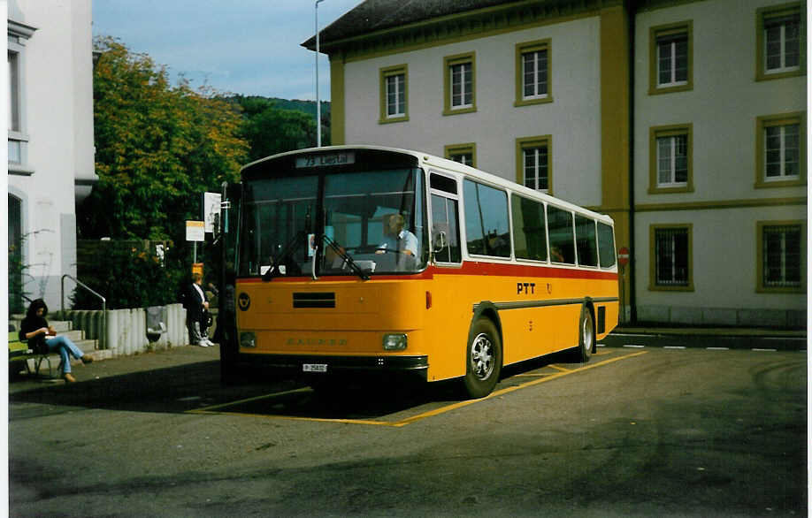 (020'020) - PTT-Regie - P 25'832 - Saurer/T�scher am 8. Oktober 1997 beim Bahnhof Liestal