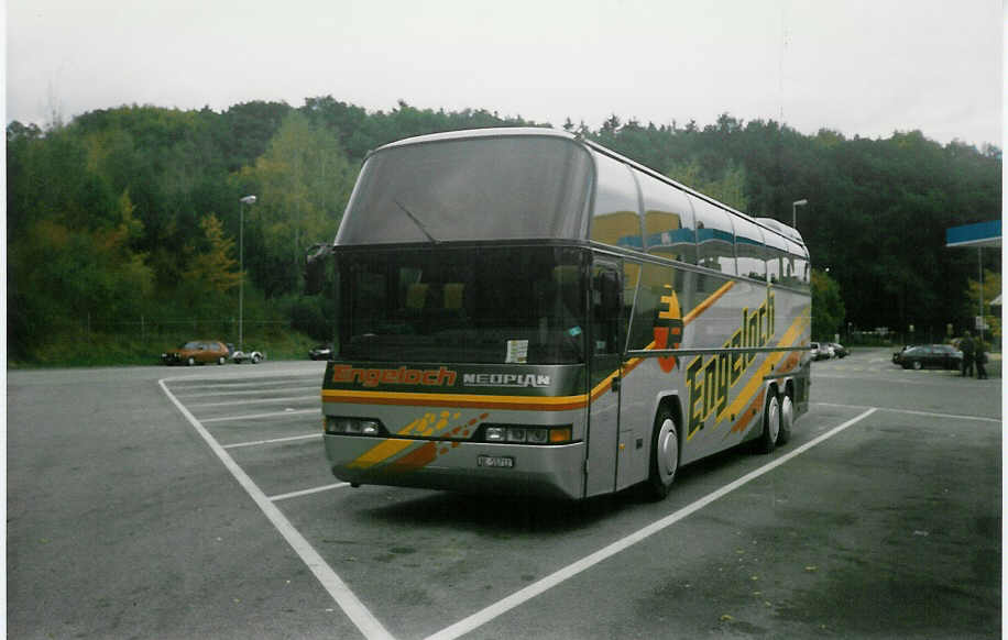 (020'228) - Engeloch, Riggisberg - BE 55'712 - Neoplan am 11. Oktober 1997 in Gunzgen, Autobahnrastst�tte