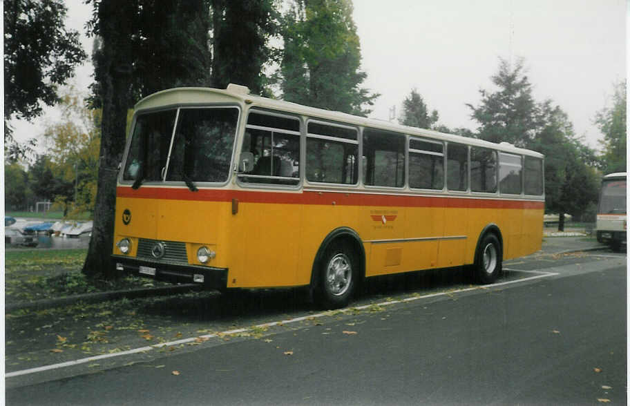 (020'405) - Gast, Gwatt - Nr. 27/BE 518'148 - Saurer/T�scher (ex AVG Grindelwald Nr. 28+27+19; ex Lienert, Einsiedeln) am 24. Oktober 1997 in Thun, Lachen