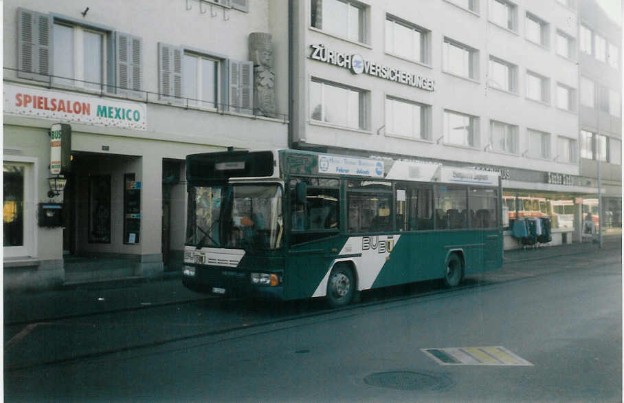 (021'629) - BUBU Burgdorf - BE 122'012 - Neoplan (ex D�hler, Burgdorf Nr. 63) am 14. Februar 1998 beim Bahnhof Burgdorf