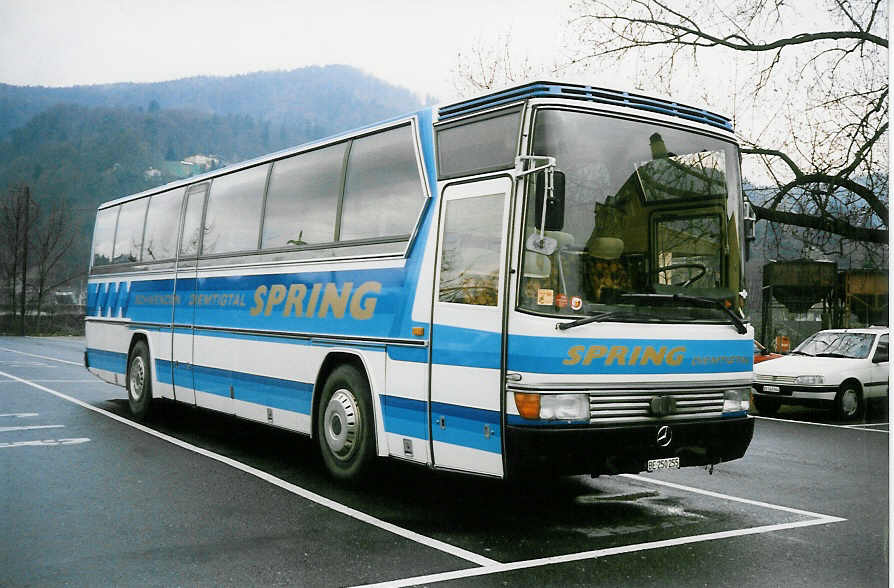 (022'219) - Spring, Schwenden - BE 250'255 - Dr�gm�ller/Mercedes am 21. M�rz 1998 in Thun, Seestrasse