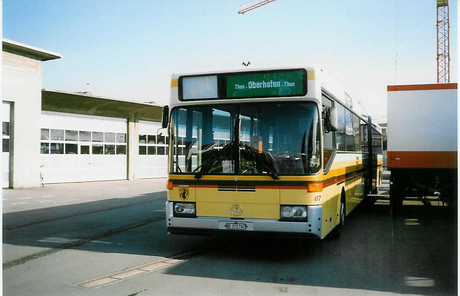 (022'221) - STI Thun - Nr. 67/BE 372'767 - Mercedes am 25. M�rz 1998 in Thun, Garage
