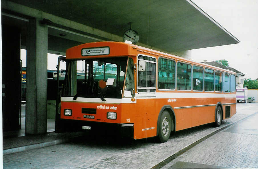 (023'234) - Ryffel, Uster - Nr. 73/ZH 457'075 - FBW/T�scher am 14. Juni 1998 beim Bahnhof Uster