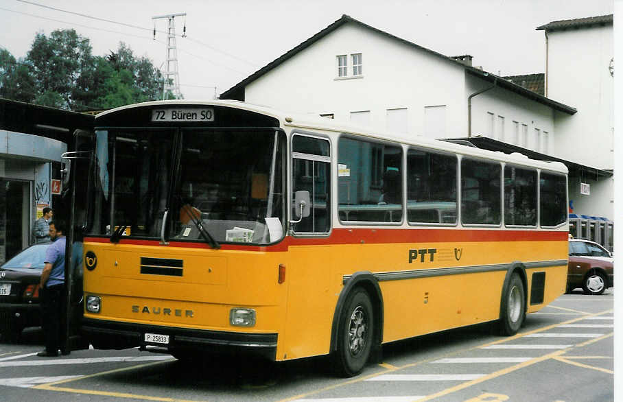 (023'922) - PTT-Regie - P 25'833 - Saurer/T�scher am 9. Juli 1998 beim Bahnhof Liestal