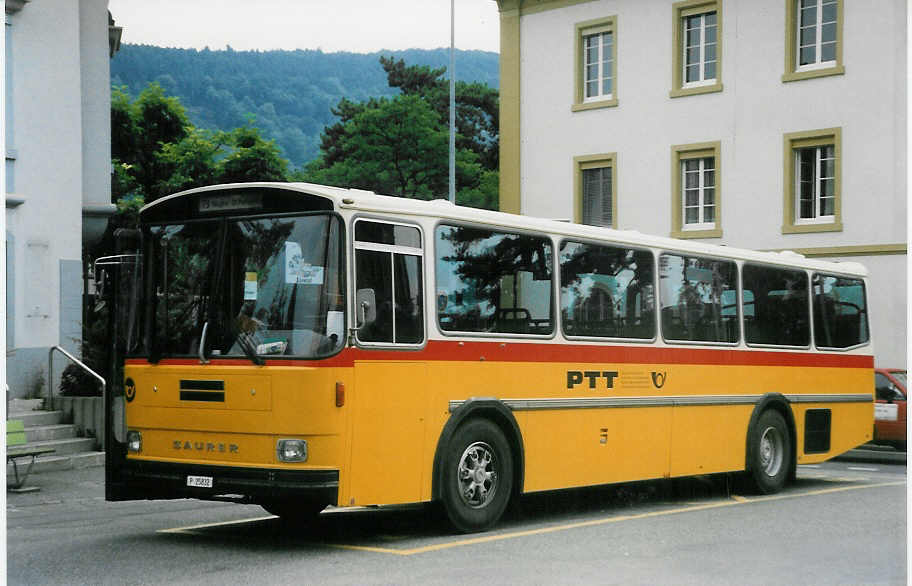 (023'923) - PTT-Regie - P 25'832 - Saurer/T�scher am 9. Juli 1998 beim Bahnhof Liestal