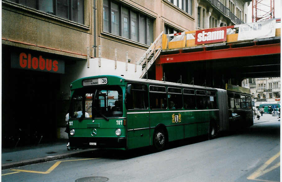 (024'007) - BVB Basel - Nr. 707/BS 3207 - Mercedes am 9. Juli 1998 in Basel, Schiffl�nde