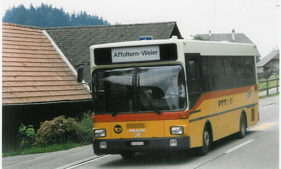 (024'019) - Trachsel, Hasle-R�egsau - BE 102'412 - MAN am 10. Juli 1998 in Affoltern, Post