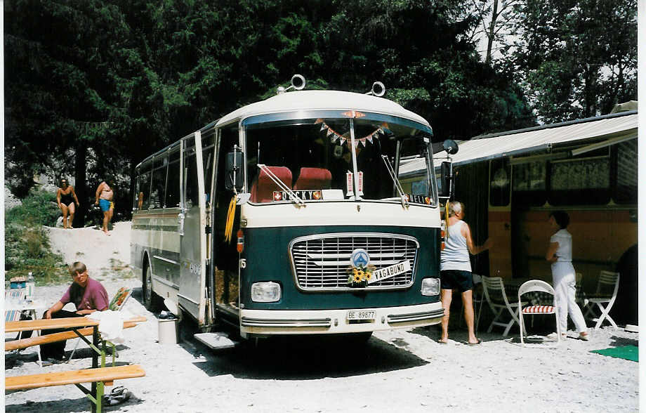 (025'416) - Schmid, Konolfingen - Nr. 15/BE 89'877 - Saurer/Gangloff (ex Geilinger, B�tschwil; ex Wick, Wil Nr. 15) am 15. August 1998 in Heitenried, Sensegraben