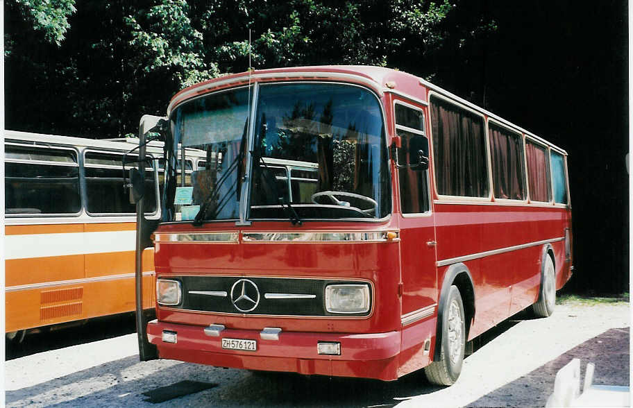 (025'432) - H�feli, Z�rich - ZH 576'121 - Mercedes/R&J (ex P 24'302) am 15. August 1998 in Heitenried, Sensegraben