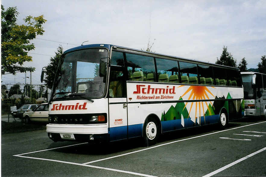 (025'926) - Schmid, Pf�ffikon - ZH 152'785 - Setra am 4. September 1998 in Thun, Seestrasse