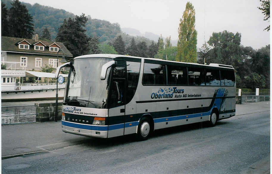 (026'214) - AAGI Interlaken - Nr. 10/BE 515'908 - Setra am 24. September 1998 bei der Schiffl�ndte Thun