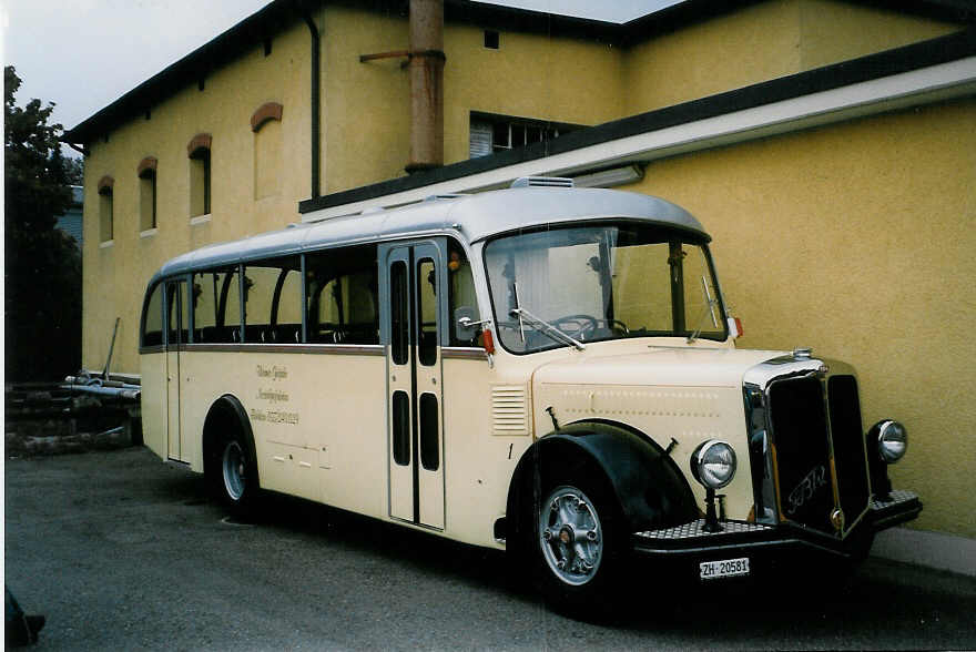 (026'319) - Gutjahr, Bubikon - Nr. 1/ZH 20'581 - FBW/FHS (ex AAGL Liestal; ex BLT Oberwil; ex Einwohnergemeinde, Dornach) am 3. Oktober 1998 in R�ti, Sonnenplatz