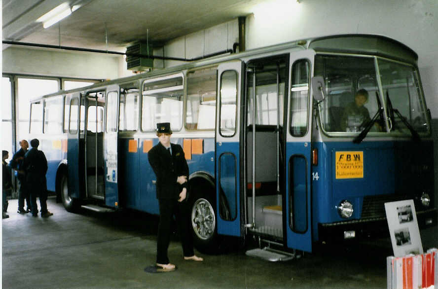 (026'330) - VZO Gr�ningen - Nr. 14 - FBW/T�scher am 3. Oktober 1998 in R�ti, Garage