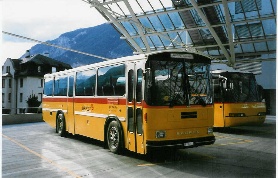 (026'833) - PTT-Regie - P 24'271 - Saurer/T�scher am 6. Oktober 1998 in Chur, Postautostation