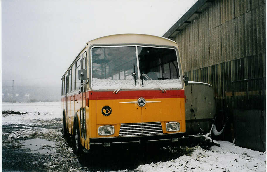 (026'908) - Frigg, Zernez - Saurer/T�scher (ex P 24'626) am 7. Oktober 1998 in Zernez, Garage