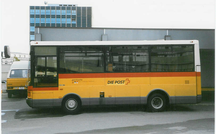 (027'211) - PTT-Regie - P 22'021 - Renault/Gruau (ex Trachsel, Hasle-R�egsau am 10. Oktober 1998 in Bern, Postautostation
