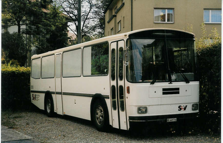 (027'228) - SEV Bern - BE 449'714 - Saurer/T�scher (ex P 24'294) am 10. Oktober 1998 in Bern, Burgernziel