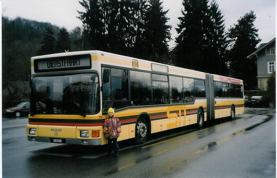 (028'317) - STI Thun - Nr. 71/BE 385'871 - MAN am 20. Dezember 1998 bei der Schiffl�ndte Thun