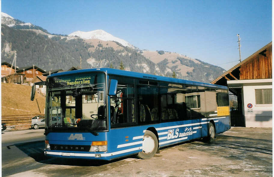 (028'501) - AFA Adelboden - Nr. 2/BE 25'802 - Setra am 30. Dezember 1998 beim G�terbahnhof Frutigen
