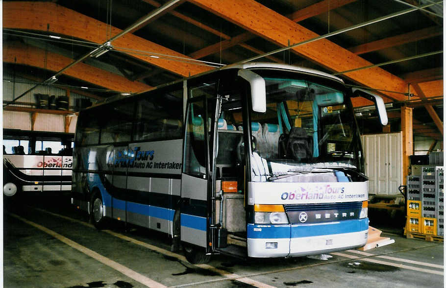 (029'906) - AAGI Interlaken - Nr. 15 - Setra am 6. M�rz 1999 in Interlaken, Garage