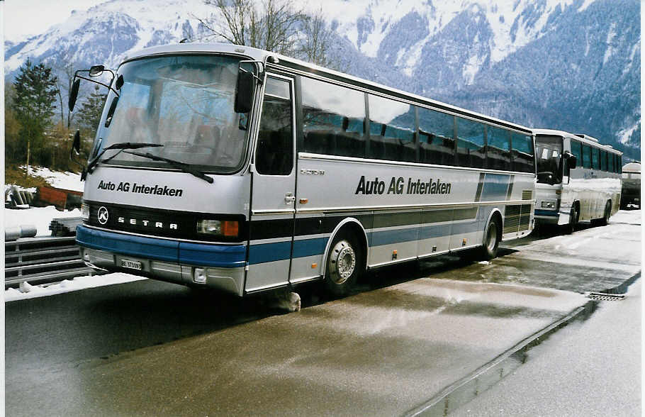 (029'918) - AAGI Interlaken - Nr. 29/BE 373'093 - Setra am 6. M�rz 1999 in Interlaken, Werkhof
