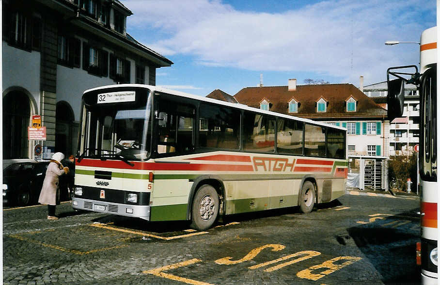 (030'008) - ATGH Heiligenschwendi - Nr. 5/BE 26'906 - NAW/R&J am 7. M�rz 1999 beim Bahnhof Thun