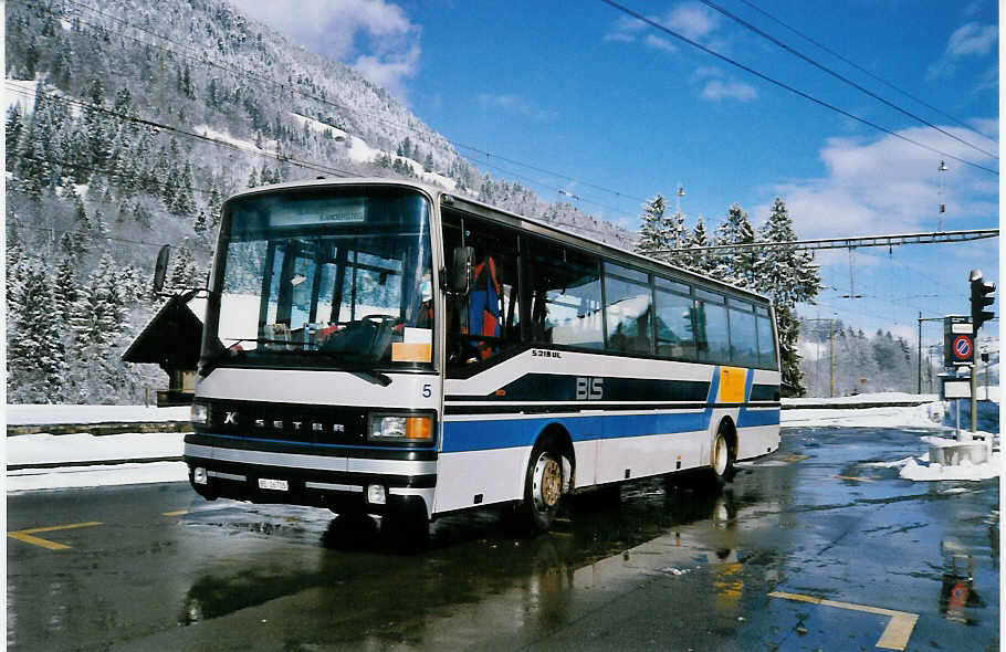 (030'011) - AFA Adelboden - Nr. 5/BE 26'705 - Setra (ex Nr. 25) am 7. M�rz 1999 beim Bahnhof Reichenbach