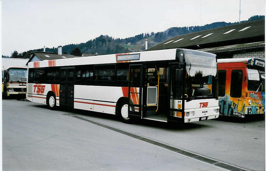 (030'018) - STI Thun - Nr. 11/BE 26'748 - MAN (ex TSG Blumenstein Nr. 2) am 10. M�rz 1999 in Thun, Garage