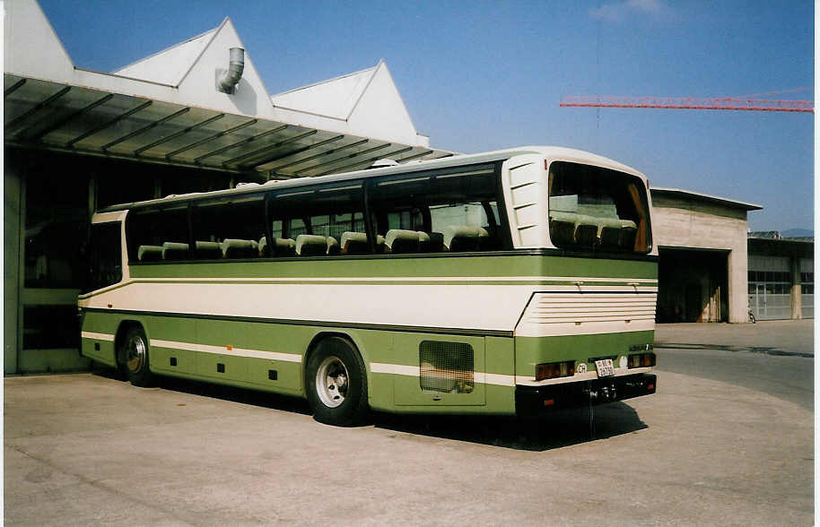 (030'133) - STI Thun - Nr. 43/BE 26'730 - Neoplan (ex AGS Sigriswil Nr. 2) am 17. M�rz 1999 in Thun, Garage