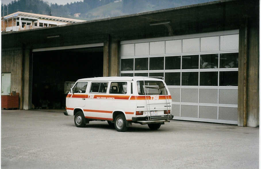 (030'305) - STI Thun - Nr. 40/BE 317'241 - VW (ex TSG Blumenstein Nr. 12) am 19. M�rz 1999 in Thun, Garage