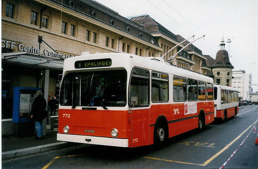 (030'316) - TL Lausanne - Nr. 772 - NAW/Lauber Trolleybus am 21. M�rz 1999 beim Bahnhof Lausanne
