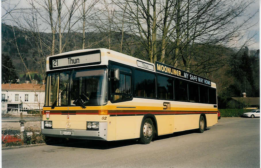 (030'527) - STI Thun - Nr. 62/BE 452'462 - Mercedes/R&J am 1. April 1999 bei der Schiffl�ndte Thun