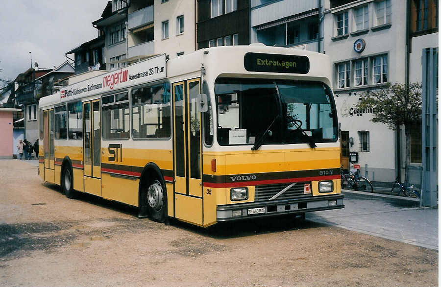(030'729) - STI Thun - Nr. 35/BE 443'835 - Volvo/R&J (ex SAT Thun Nr. 35) am 8. April 1999 in Thun, M�hleplatz