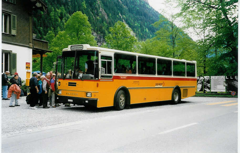 (031'607) - Schmocker, Stechelberg - Nr. 3/BE 203'025 - Saurer/R&J (ex Nr. 1; ex Gertsch, Stechelberg Nr. 1) am 23. Mai 1999 in Tr�mmelbach, Tr�mmelbachf�lle