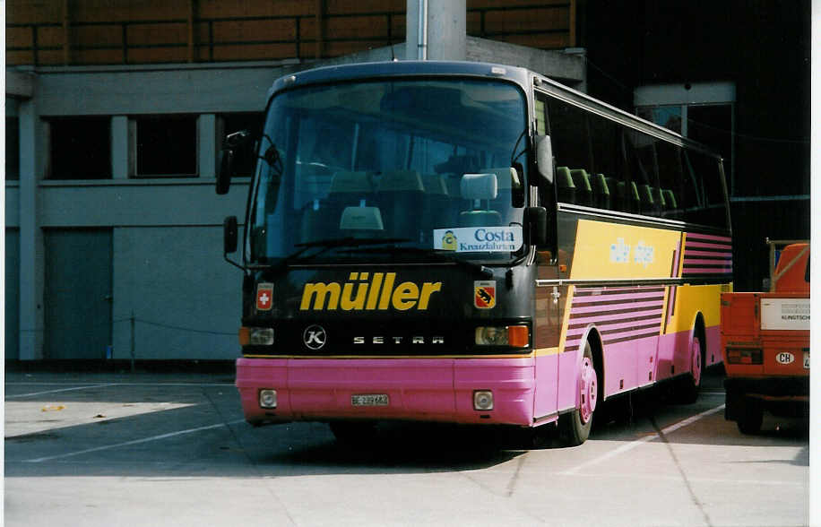 (031'722) - M�ller, Uttigen - BE 239'682 - Setra am 31. Mai 1999 in Thun, Grabengut