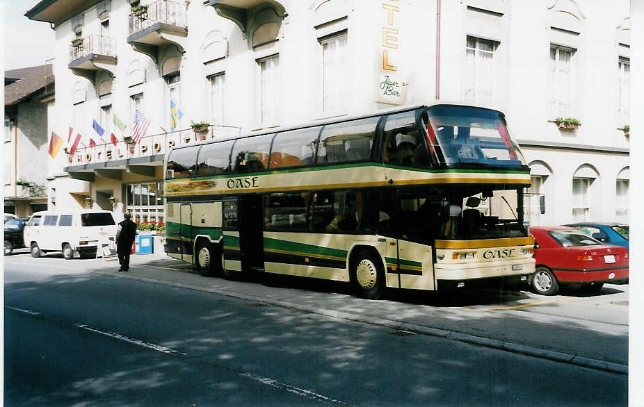 (031'724) - Oase, Grossh�chstetten - BE 259'001 - Neoplan am 2. Juni 1999 in Entlebuch, Hotel Port
